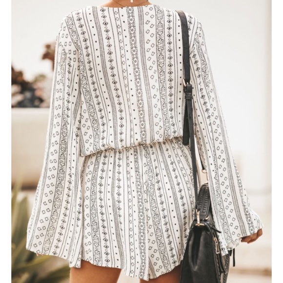 SOLD OUT CLEARANCE Wrap Front V Neck Boho Long Sleeve Boho Romper - Picture 4 of 4